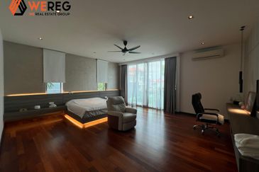 Nice Unit At Subang Heights 4 Storey Bungalow House for Sale