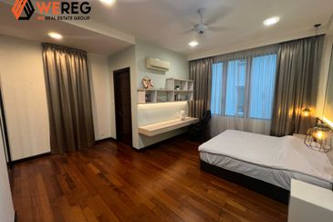 Nice Unit At Subang Heights 4 Storey Bungalow House for Sale