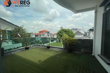 Nice Unit At Subang Heights 4 Storey Bungalow House for Sale