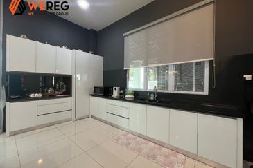 Nice Unit At Subang Heights 4 Storey Bungalow House for Sale