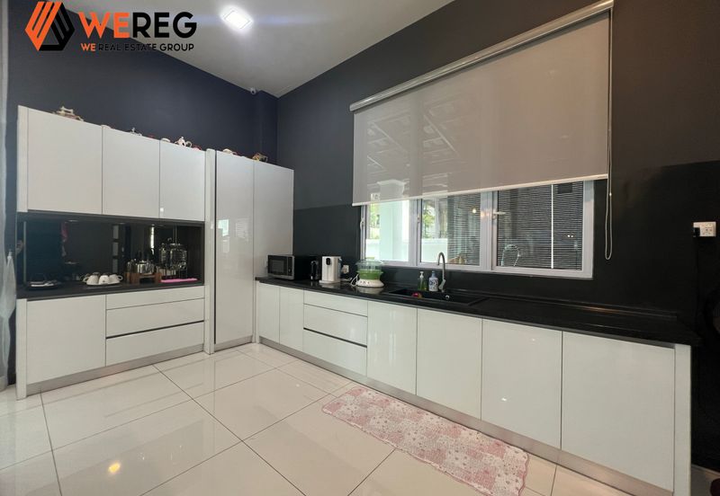 Nice Unit At Subang Heights 4 Storey Bungalow House for Sale