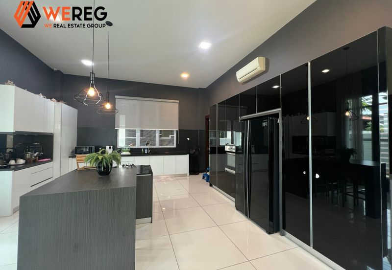 Nice Unit At Subang Heights 4 Storey Bungalow House for Sale