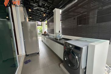 Nice Unit At Subang Heights 4 Storey Bungalow House for Sale