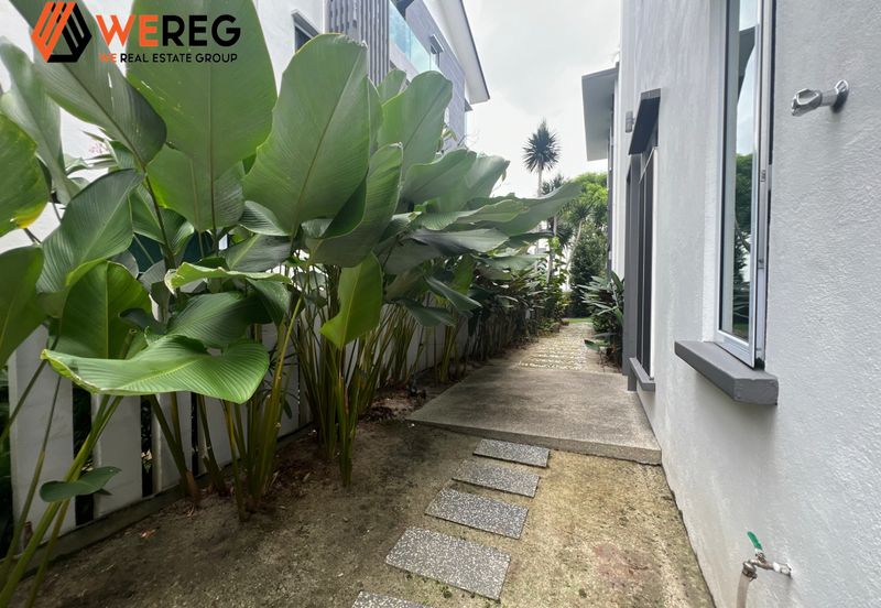 Nice Unit At Subang Heights 4 Storey Bungalow House for Sale