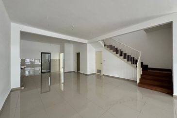 Setia Indah 9, Setia Alam