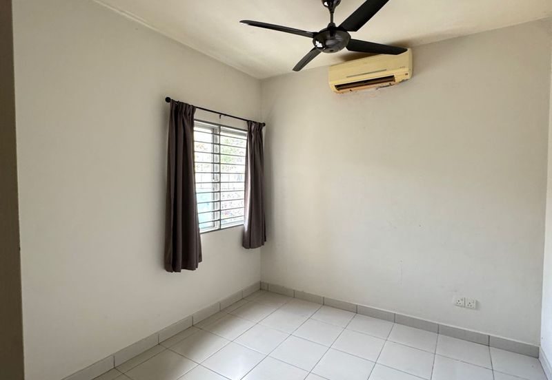 Pangsapuri Akasia, Bandar Botanic