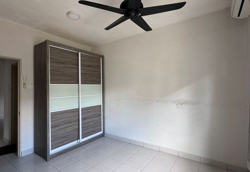 Pangsapuri Akasia, Bandar Botanic