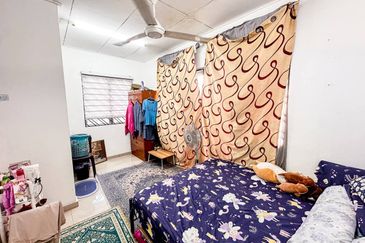 Jalan Akuamarin 7/21