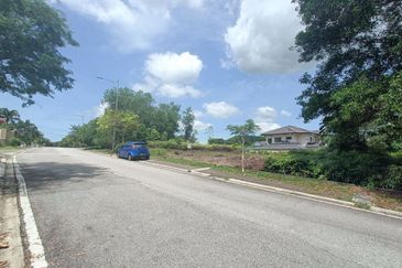 Putra Hill Residency