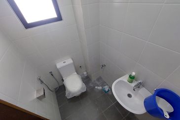 Oakland Commercial Centre