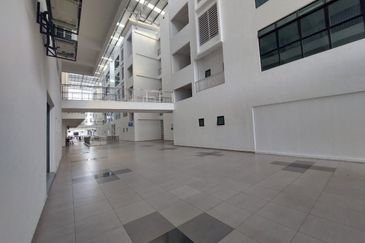 Oakland Commercial Centre