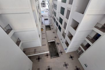 Oakland Commercial Centre