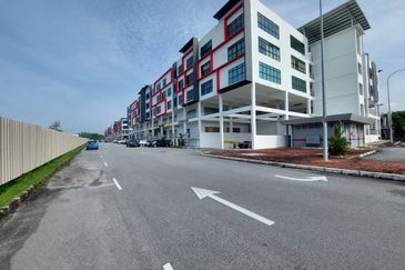 Oakland Commercial Centre