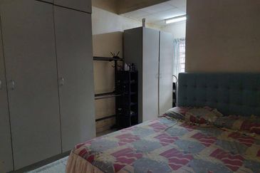 Jalan Suasana, Bandar Tun Hussein Onn