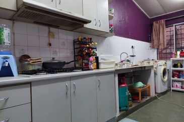 Jalan Suasana, Bandar Tun Hussein Onn