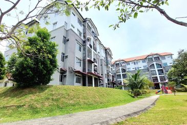 Dahlia Court Apartment