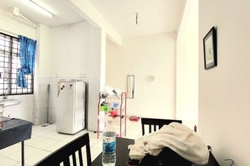 Dahlia Court Apartment