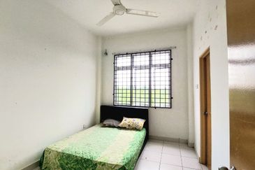 Dahlia Court Apartment