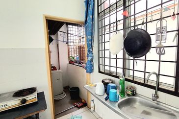 Dahlia Court Apartment