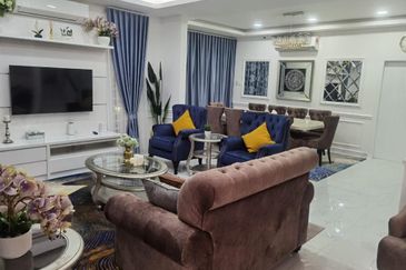 Corner Lot Double Storey Bukit Jelutong Murah Mewah Cantik