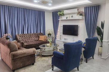 Corner Lot Double Storey Bukit Jelutong Murah Mewah Cantik