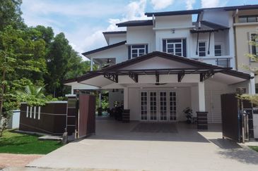 Corner Lot Double Storey Bukit Jelutong Murah Mewah Cantik
