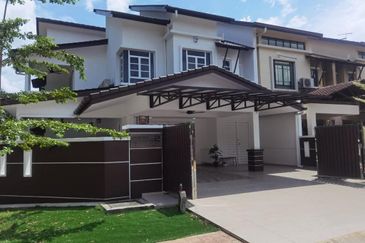 Corner Lot Double Storey Bukit Jelutong Murah Mewah Cantik