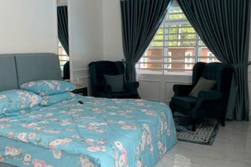 Corner Lot Double Storey Bukit Jelutong Murah Mewah Cantik