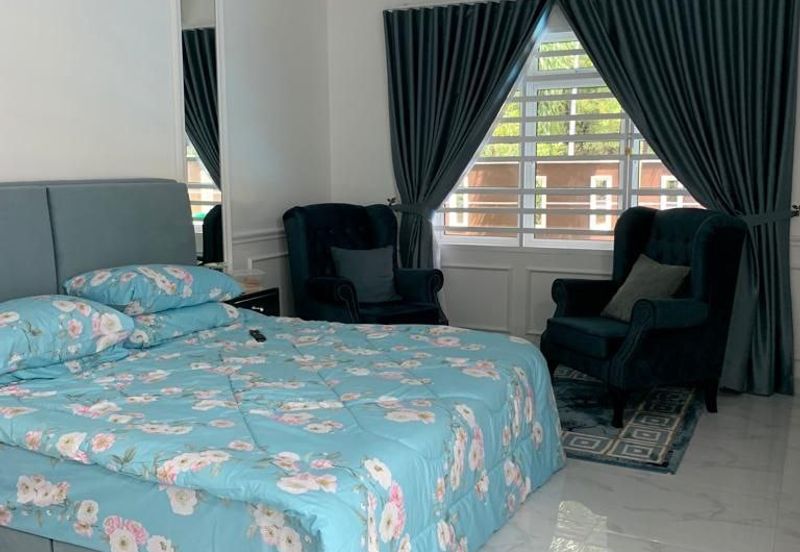 Corner Lot Double Storey Bukit Jelutong Murah Mewah Cantik