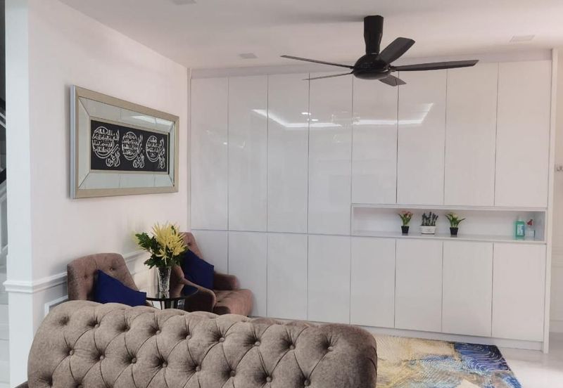 Corner Lot Double Storey Bukit Jelutong Murah Mewah Cantik