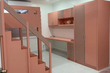 Corner Lot Double Storey Bukit Jelutong Murah Mewah Cantik