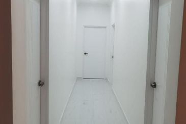 Corner Lot Double Storey Bukit Jelutong Murah Mewah Cantik