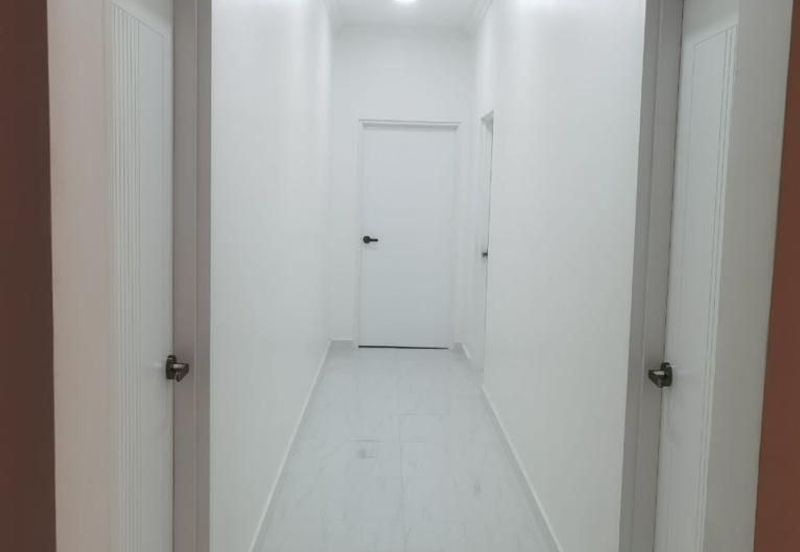 Corner Lot Double Storey Bukit Jelutong Murah Mewah Cantik