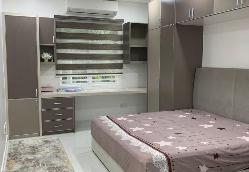 Corner Lot Double Storey Bukit Jelutong Murah Mewah Cantik