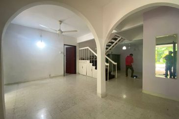 Corner Lot Double Storey Taman Melawati Jalan A Murah Cantik Luas