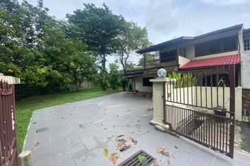 Corner Lot Double Storey Taman Melawati Jalan A Murah Cantik Luas