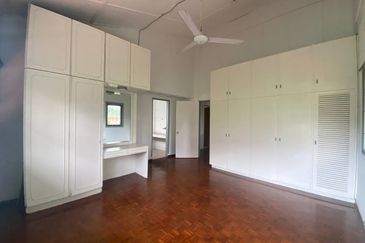 Corner Lot Double Storey Taman Melawati Jalan A Murah Cantik Luas