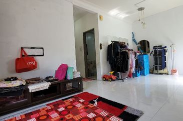 Angsana Apartment @ Taman Raintree