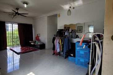 Angsana Apartment @ Taman Raintree