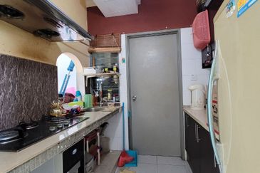 Angsana Apartment @ Taman Raintree