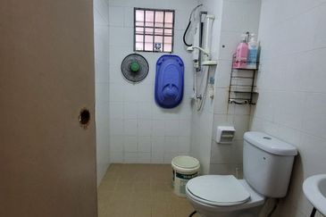 Angsana Apartment @ Taman Raintree