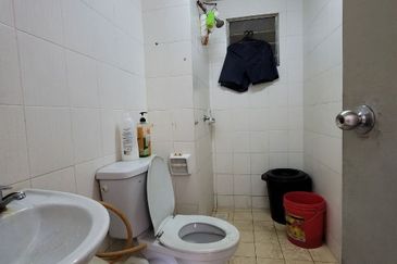 Angsana Apartment @ Taman Raintree