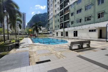 Angsana Apartment @ Taman Raintree