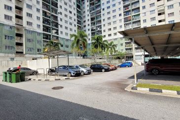 Angsana Apartment @ Taman Raintree