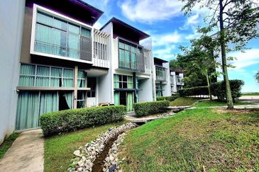 Symphony Hills Schumann