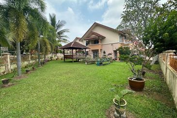 Corner Lot Double Storey Az-Zaharah Puncak Alam Murah Luas