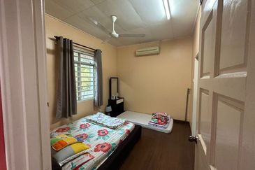 Corner Lot Double Storey Az-Zaharah Puncak Alam Murah Luas