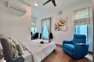 Lake Point Residence