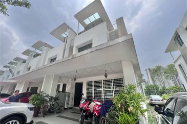 Lake Point Residence