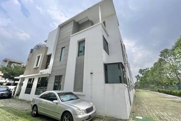 Lake Point Residence